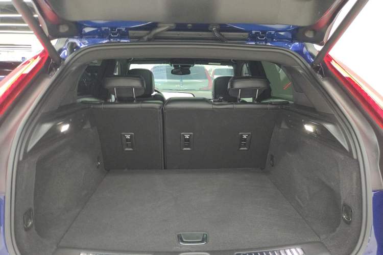 Used Cadillac XT4 2024 28T Two-Wheel-Drive Luxury Version