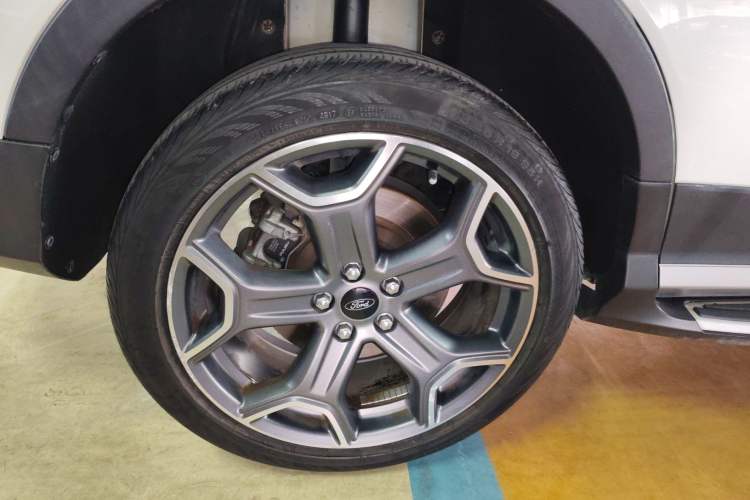 Used Ford Kuga 2018 EcoBoost 180 Two-Wheel-Drive Cognac Special Edition
