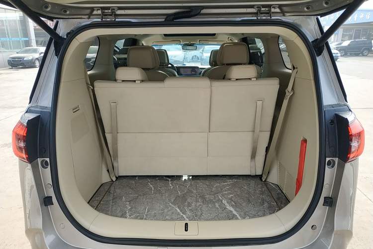 Used Buick GL8 2022 ES Land Cruiser 653T Luxury Model
