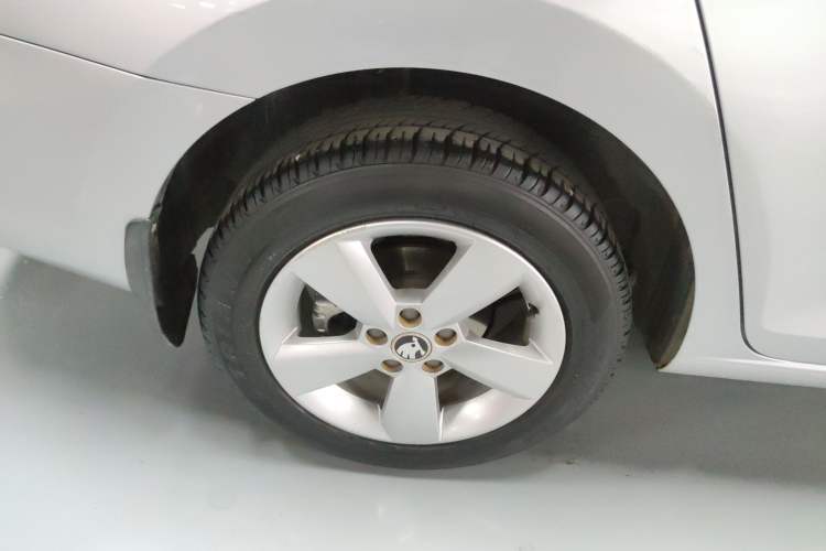 Used Skoda Rapid 2016 1.6L Automatic Chuanxing Edition Exterior 3