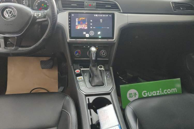 Used Volkswagen Lamando 2019 230TSI DSG Fashion Edition China VI
