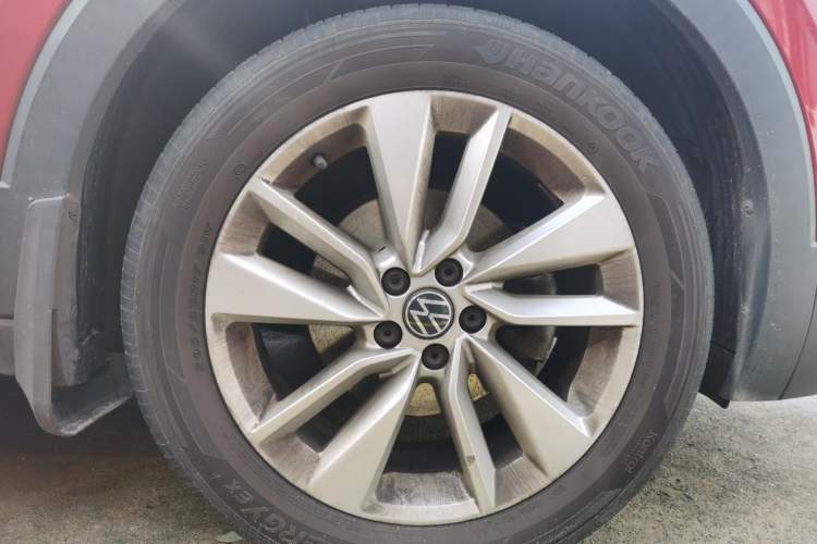 Used Volkswagen T-Cross 2021 280TSI DSG Comfort Edition Right Front Wheel Hub