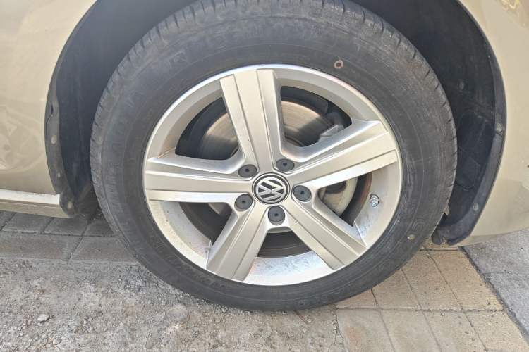 Used Volkswagen Golf 2017 1.6L Automatic Comfort Million-Vehicle Anniversary Edition
