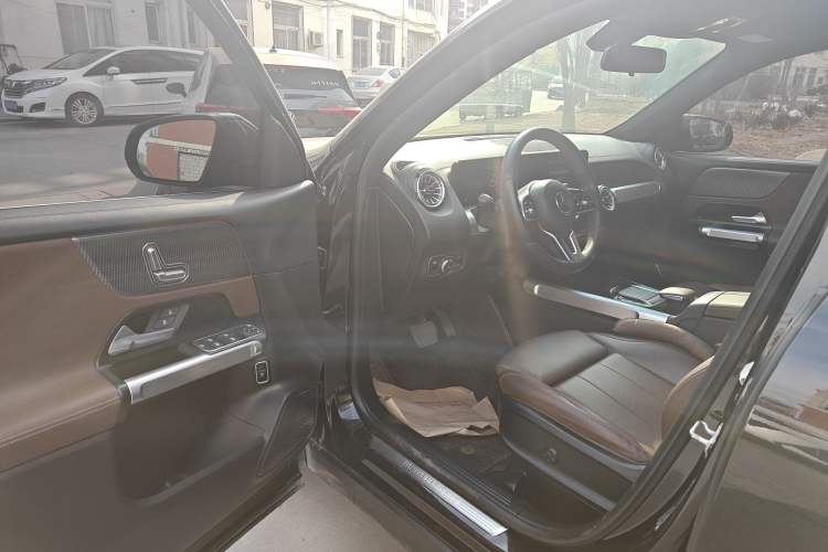 Used Mercedes-Benz GLB 2022 Refresh GLB 200 Dynamic Edition Driver Seat