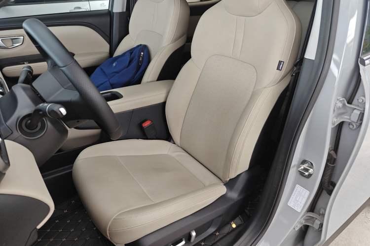 Used Wuling Bingo PLUS 2024 330 km Range Five-Seater Version