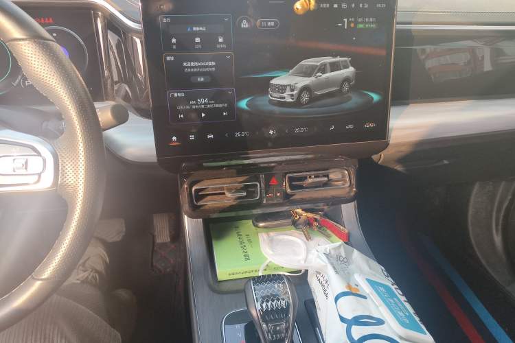 Used GAC Trumpchi GS8 2022 Linghang Series 2.0 TGDI Two-Wheel-Drive Luxury Smart Connectivity Version (7 Seats) Audio And AC Panel