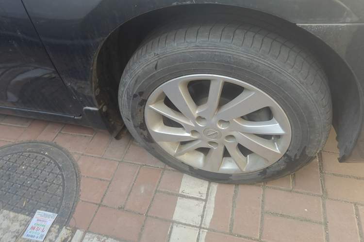 Used Nissan Sylphy 2012 1.8XL CVT Luxury Edition Right Front Wheel Hub