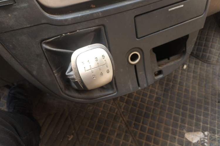 Used SAIC MAXUS Xintu V80 