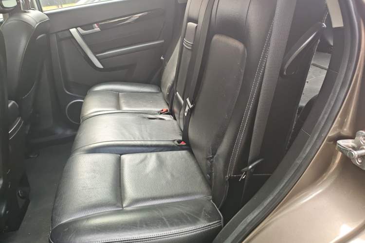 Used Chevrolet Captiva 2015 2.4L 4x4 Flagship Edition 7-Seater