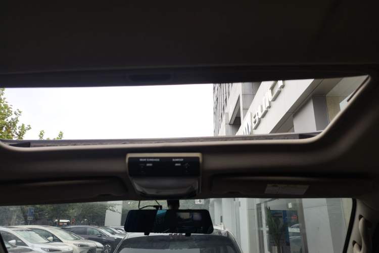 Used FORTHING Lingzhi 2020 M5 1.6L Luxury 7-Seater