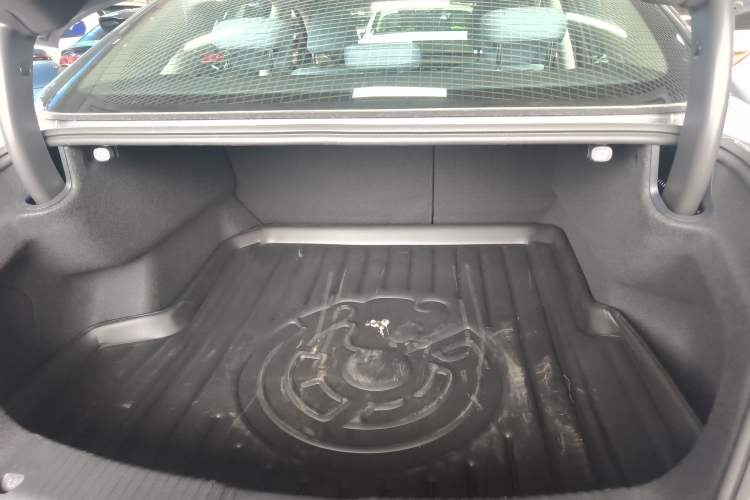 Used Hongqi H5 PHEV 2025 170 Super Hybrid Version Trunk