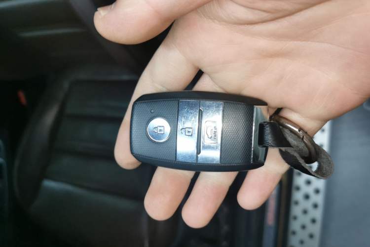 Used Kia Sorento 2015 Sorento L 2.2T Diesel 4WD Elite Edition 7 Seats China IV Standard