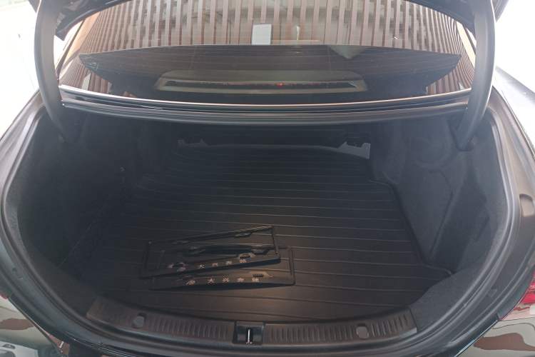 Used Mercedes-Benz E-Class 2023 Updated E 300 L Fashion Edition
