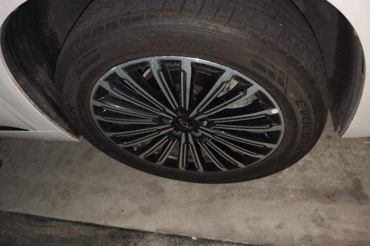 Used Chery Tiggo 9 2025 2.0T Dual-Clutch Two-Wheel Drive Luxury Edition 5 Seats