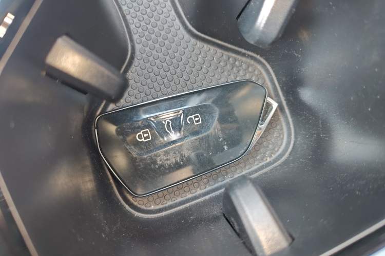 Used Volkswagen Tiguan L 2024 PRO 380TSI Four-Wheel Drive R-Line Prestige Edition
