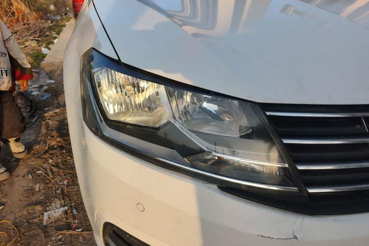 Used Volkswagen Lavida 2017 1.6L Manual Comfort Edition Right Front Headlight