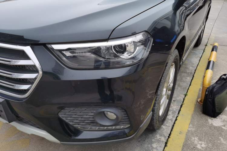 Used Haval H6 2017 Blue Label Sport Edition 1.5T Manual Two-Wheel Drive Elite Model Left Front Headlight