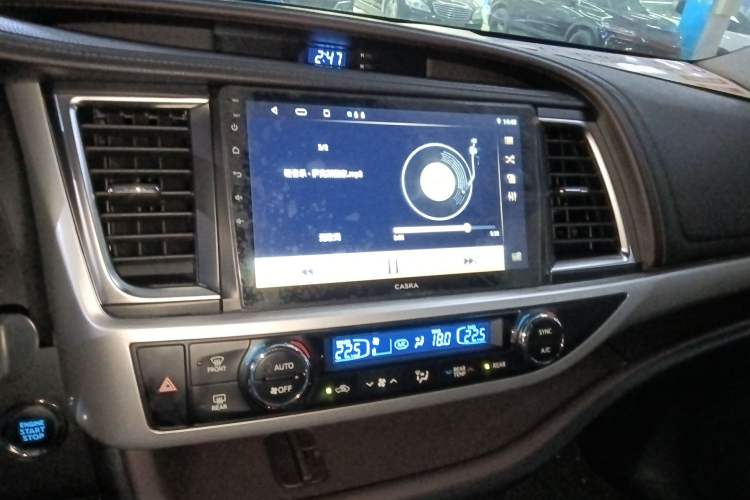 Used Toyota Highlander 2018 2.0T Four-Wheel Drive Prestige Version 7 Seats China VI Standard Audio And AC Panel