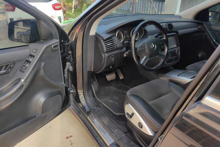 Used Mercedes-Benz R-Class 2014 R 320 4MATIC Business Model Driver Seat