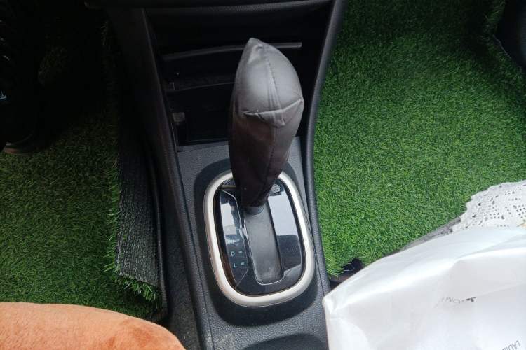 Used Nissan Sylphy 2018 Classic 1.6XE+ CVT Leading Edition Gear Lever