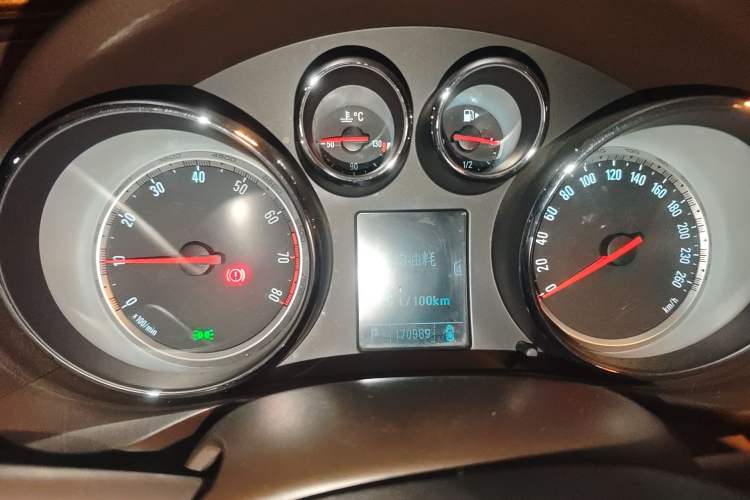 Used Buick Regal 2011 2.0L Comfort Edition Instrument Cluster