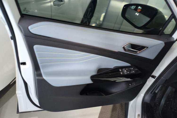 Used Volkswagen ID.4 X 2024 Pure & Smart Edition