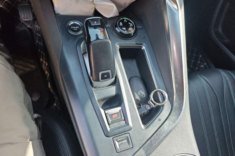 Used Peugeot 5008 2023 400THP Passionate Full-Seat Edition 7 Seats Gear Lever