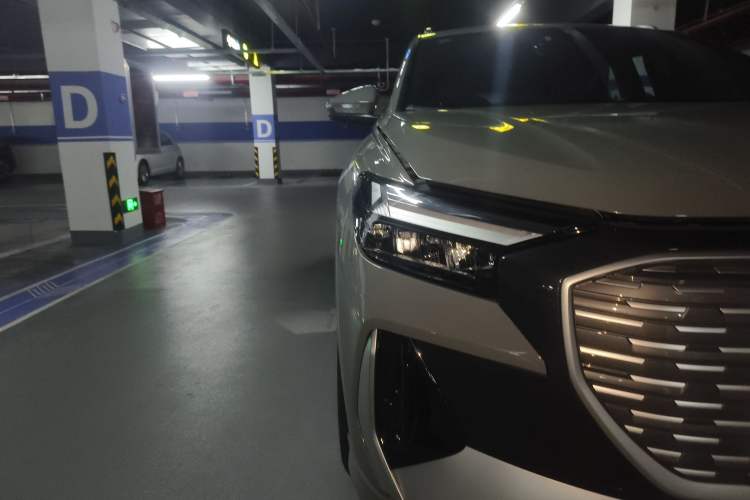 Used Audi Q4 e-tron 2022 40 e-tron Boundary Edition Right Front Headlight