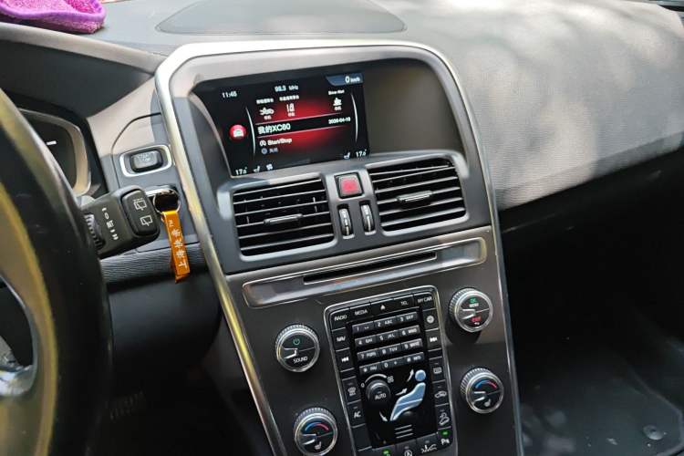 Used Volvo XC60 2015 T5 AWD Zhiyuan Edition
