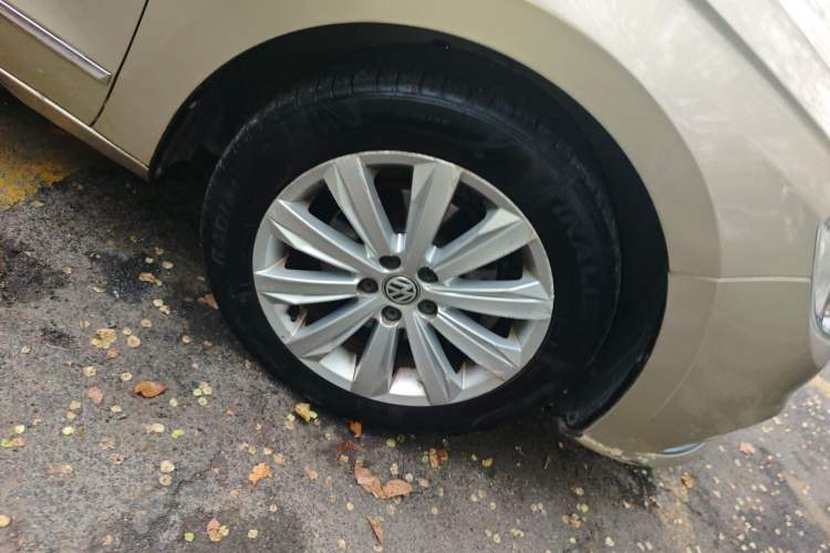 Used Volkswagen Bora 2017 1.6L Automatic Comfort Model Right Front Wheel Hub