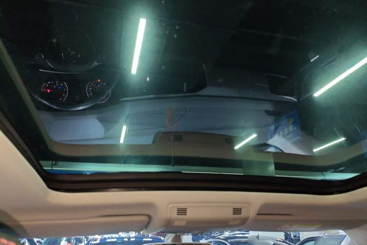 Used Volkswagen Tayron 2022 330TSI Two-Wheel Drive Luxury Smart Connectivity Version Headliner