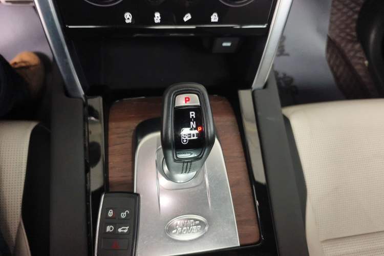 Used Land Rover Discovery Sport 2020 249 PS R-Dynamic Performance Edition