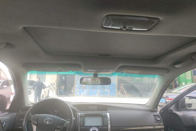 Used Toyota Reiz 2013 2.5V Elite Edition Headliner