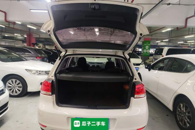 Used Volkswagen Golf 2012 1.6L Automatic Comfort Model Trunk