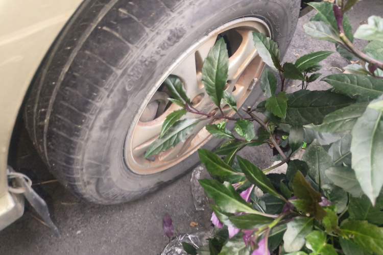 Used Wuling Rongguang 2011 1.2L Comfort Model Right Front Wheel Hub