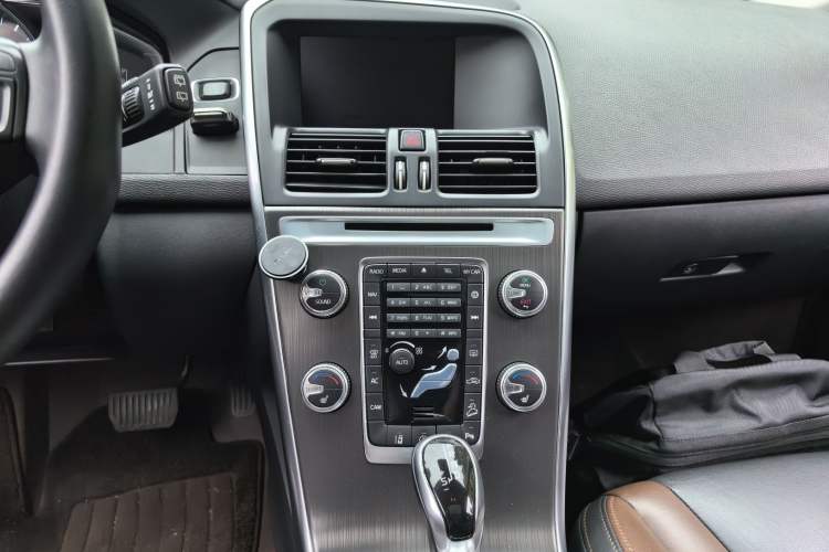 Used Volvo XC60 2016 T5 AWD Zhiyuan Edition
