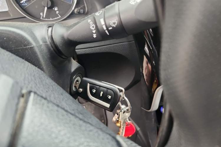 Used Toyota Corolla 2017 Revised Version 1.2T S-CVT GL-i Vehicle Key