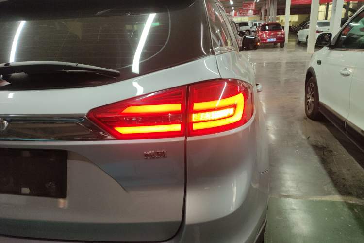 Used Geely Auto Emgrand X7 Sport 2016 1.8TD Automatic ZhiZun Version