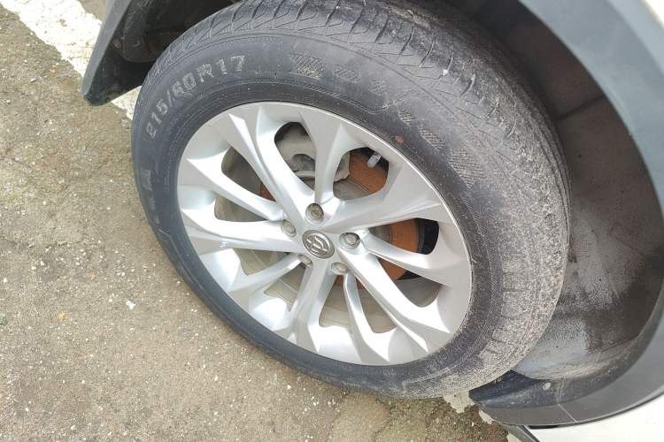 Used Brilliance V3 2017 1.5L Automatic Smart Version Right Rear Wheel Hub