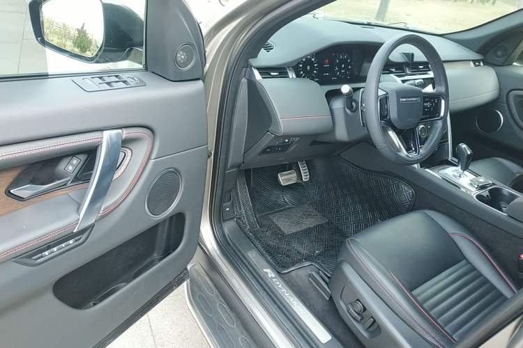 Used Land Rover Discovery Sport 2021 249 PS R-Dynamic S Performance Edition Driver Seat