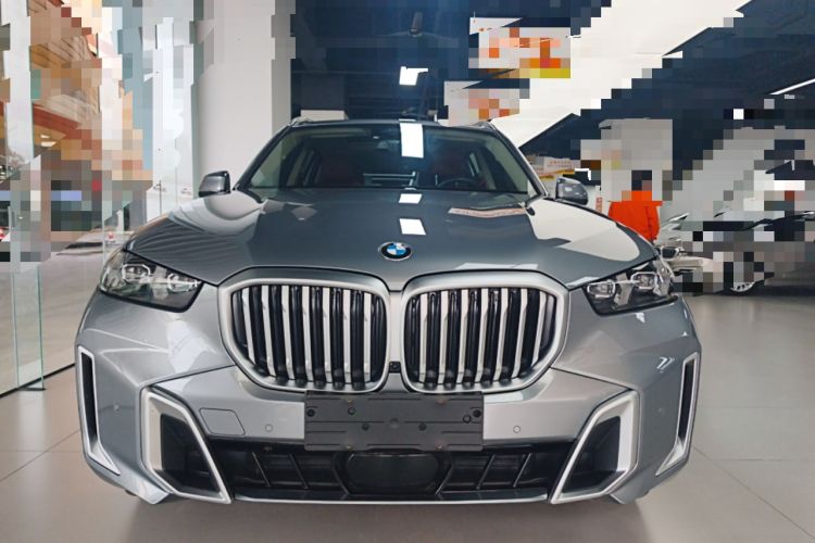 Used BMW X5 2023 xDrive 30Li Luxury M Sport Package
