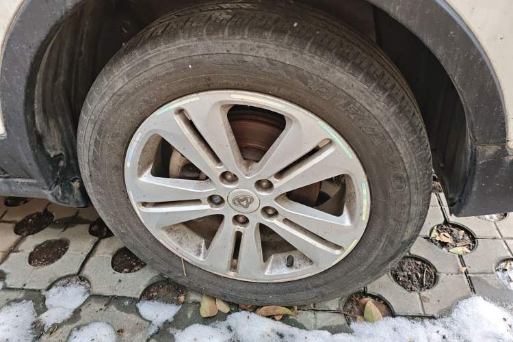 Used CHANGAN OSHAN CX70 2016 1.6L Manual Luxury Model Right Front Wheel Hub