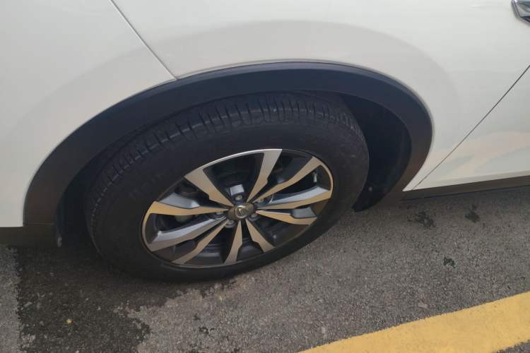 Used GAC Trumpchi GS3 2021 POWER 270T Automatic Luxury Edition Left Front Wheel Hub