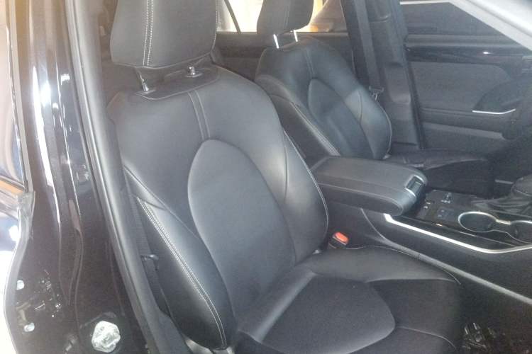 Used Toyota Crown Kluger 2021 2.5L HEV Two-Wheel Drive Elite Edition Right Front Seat