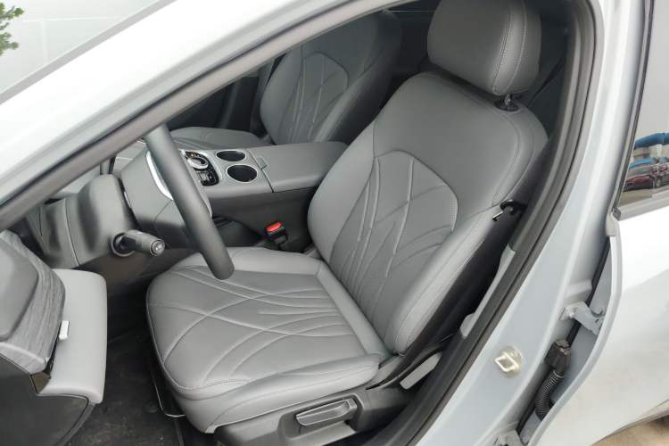 Used Geely Galaxy L6 2025 EM-i 60km Launch Edition Left Front Seat