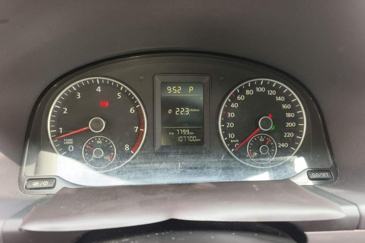 Used Volkswagen Touran 2015 1.4T DSG Comfort Edition 5 Seats Instrument Cluster