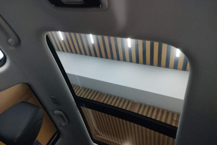 Used CHANGAN X7 PLUS 2024 1.5T Automatic Luxury 7-Seater Headliner