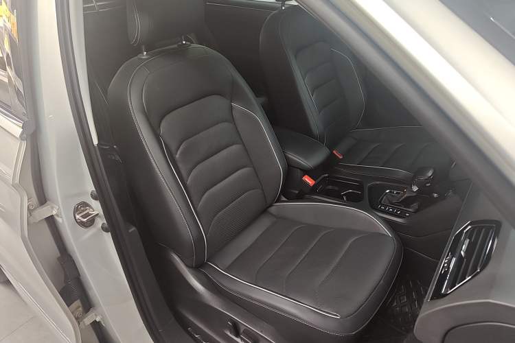 Used Volkswagen Tiguan L 2021 330TSI Automatic Two-Wheel Drive R-Line Flagship Edition
