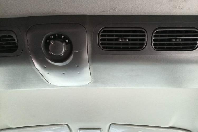 Used JAC Group Refine 2011 2.0L Shuttle Gasoline Comfort Edition HFC4GA3