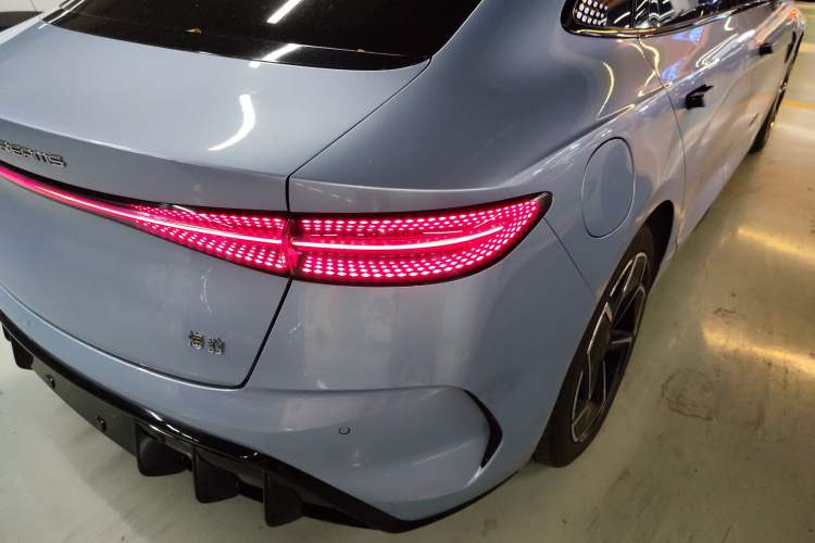 Used BYD Seal 2022 700 km Long-Range Rear-Wheel-Drive Version Right Rear Taillight